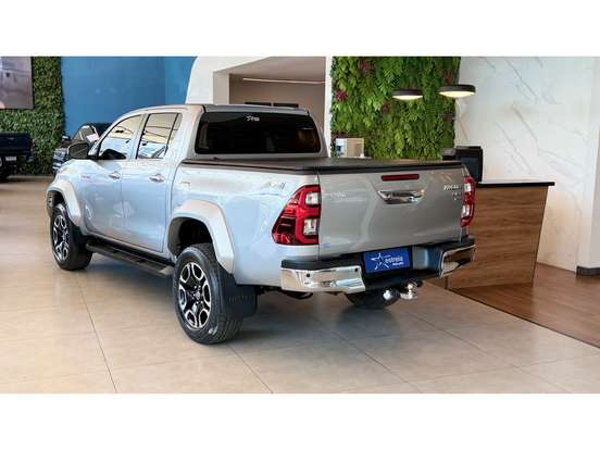 TOYOTA-HILUX-2024