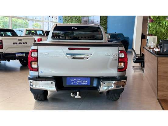 TOYOTA-HILUX-2024