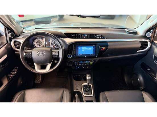 TOYOTA-HILUX-2024