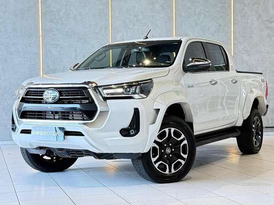 TOYOTA-HILUX-2023