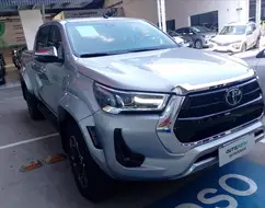 TOYOTA HILUX 2.8 D-4D TURBO DIESEL CD SRX PLUS 4X4 AUTOMÁTICO TOYOTA HILUX 2.8 D-4D TURBO DIESEL CD SRX PLUS 4X4 AUTOMÁTICO