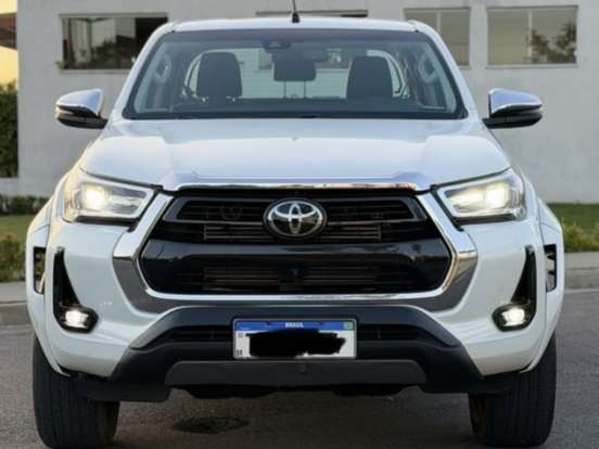 TOYOTA-HILUX-2.8 D-4D TURBO DIESEL CD SRX PLUS 4X4 AUTOMÁTICO TOYOTA-HILUX-2024