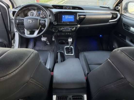 TOYOTA-HILUX-2.8 D-4D TURBO DIESEL CD SRX PLUS 4X4 AUTOMÁTICO TOYOTA-HILUX-2024