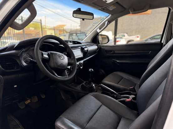 TOYOTA-HILUX-2021