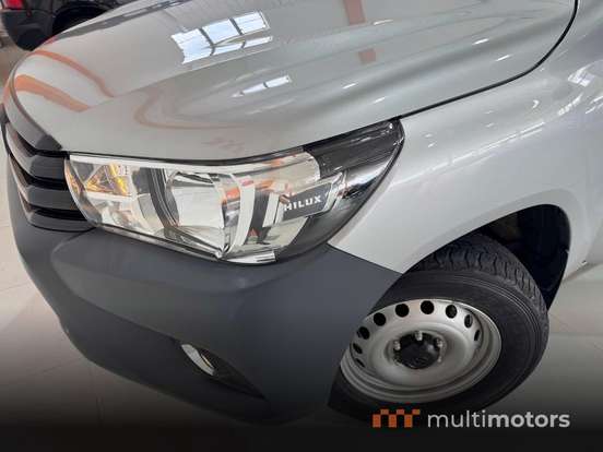 TOYOTA-HILUX-2.8 D-4D TURBO DIESEL CS 4X4 MANUAL TOYOTA-HILUX-2024