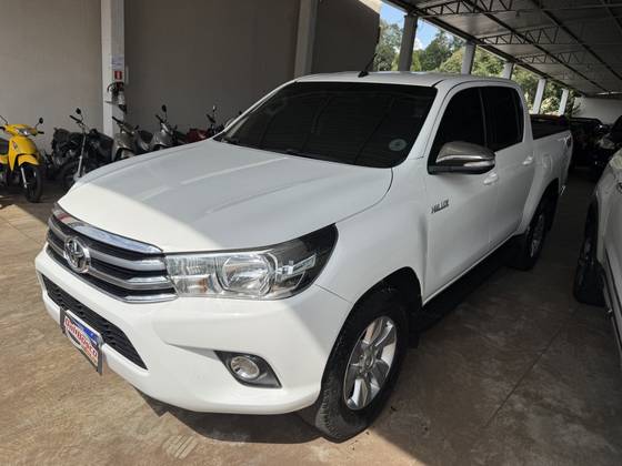 TOYOTA HILUX 2.8 SRV 4X4 CD 16V DIESEL 4P AUTOMÁTICO