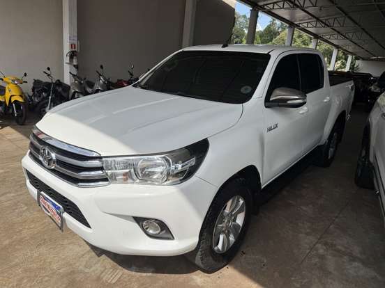 TOYOTA-HILUX-2017