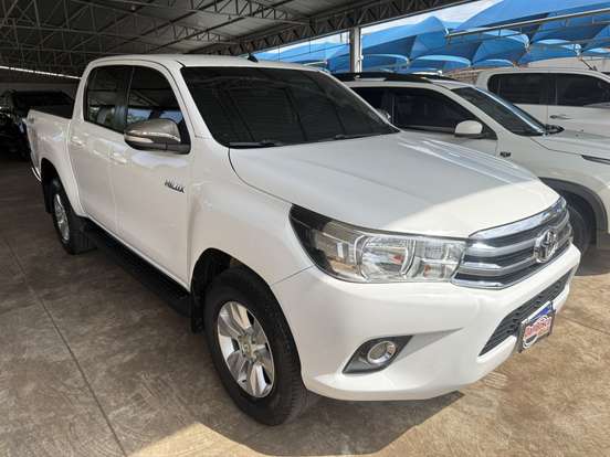 TOYOTA-HILUX-2017