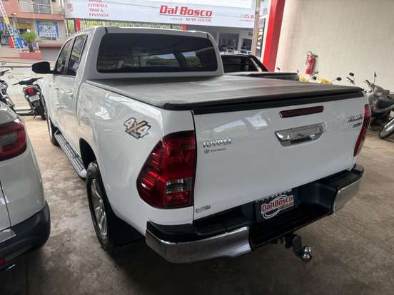 TOYOTA-HILUX-2017