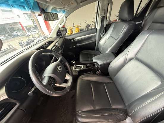 TOYOTA-HILUX-2017