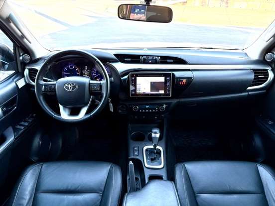 TOYOTA-HILUX-2017