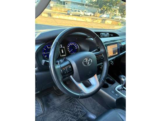 TOYOTA-HILUX-2017