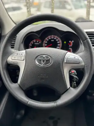 TOYOTA-HILUX-2014