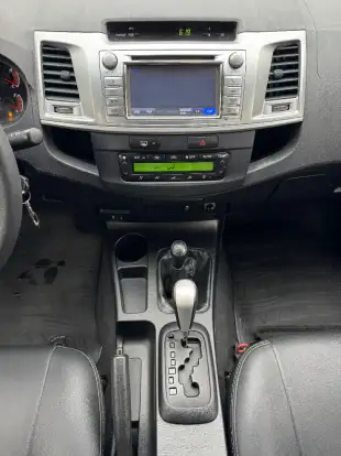 TOYOTA-HILUX-2014