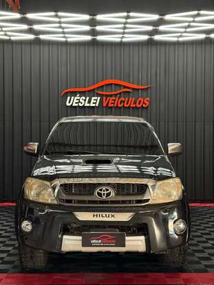 TOYOTA-HILUX-2005