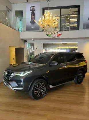 TOYOTA-HILUX SW4-2022