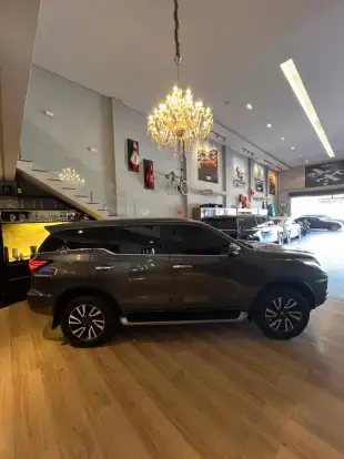 TOYOTA-HILUX SW4-2022