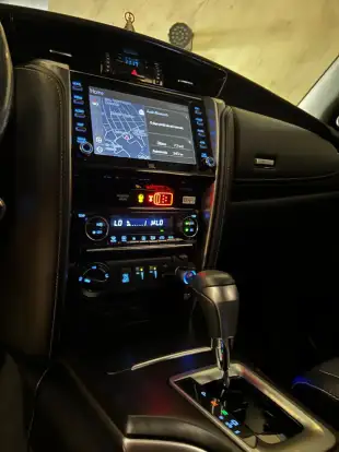 TOYOTA-HILUX SW4-2022