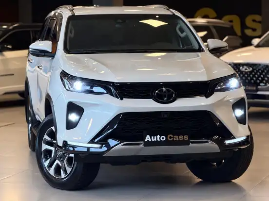 TOYOTA-HILUX SW4-2023