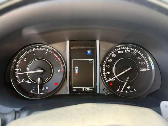 TOYOTA-HILUX SW4-2025