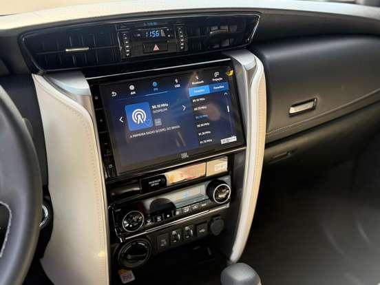 TOYOTA-HILUX SW4-2025