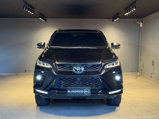 TOYOTA-HILUX SW4-2023