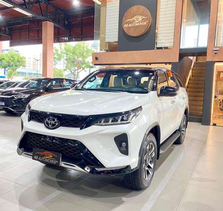 TOYOTA-HILUX SW4-2024