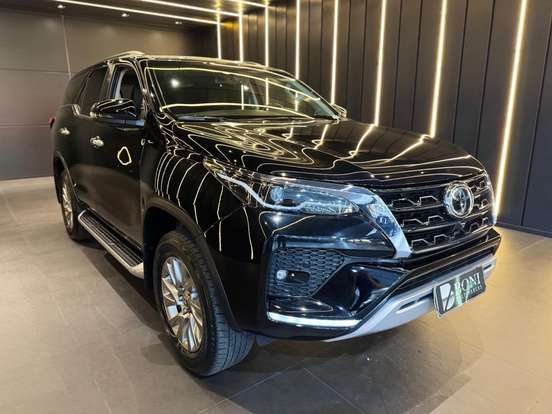 TOYOTA-HILUX SW4-2023