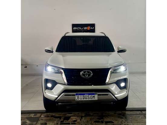 TOYOTA-HILUX SW4-2.8 D-4D TURBO DIESEL SRX 4X4 AUTOMÁTICO TOYOTA-HILUX SW4-2021