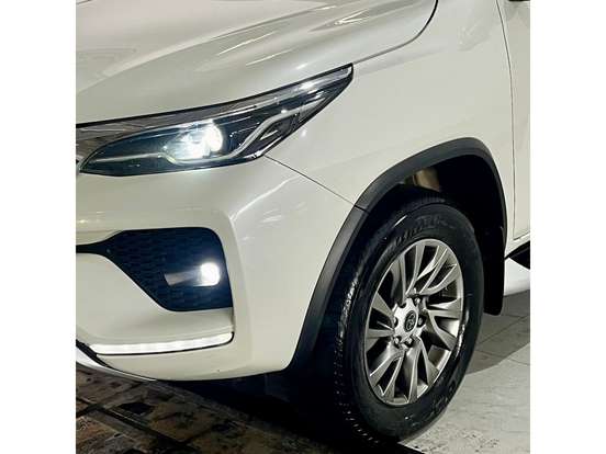 TOYOTA-HILUX SW4-2.8 D-4D TURBO DIESEL SRX 4X4 AUTOMÁTICO TOYOTA-HILUX SW4-2021