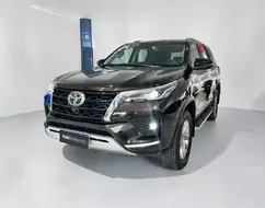 TOYOTA HILUX SW4 2.8 D-4D TURBO DIESEL SRX 7L 4X4 AUTOMÁTICO TOYOTA HILUX SW4 2.8 D-4D TURBO DIESEL SRX 7L 4X4 AUTOMÁTICO