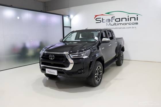 TOYOTA HILUX SW4 2.8 D-4D TURBO DIESEL SRX PLATINUM 4X4 AUTOMÁTICO