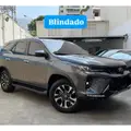 TOYOTA HILUX SW4 2.8 D-4D TURBO DIESEL SRX PLATINUM 7L 4X4 AUTOMÁTICO TOYOTA HILUX SW4 2.8 D-4D TURBO DIESEL SRX PLATINUM 7L 4X4 AUTOMÁTICO