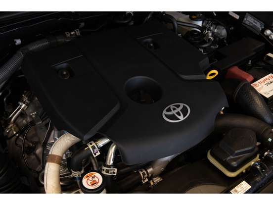 TOYOTA-HILUX SW4-2.8 D-4D TURBO DIESEL SRX PLATINUM 7L 4X4 AUTOMÁTICO TOYOTA-HILUX SW4-2024