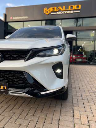 TOYOTA-HILUX SW4-2024