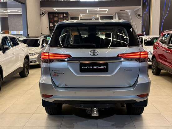 TOYOTA-HILUX SW4-2016