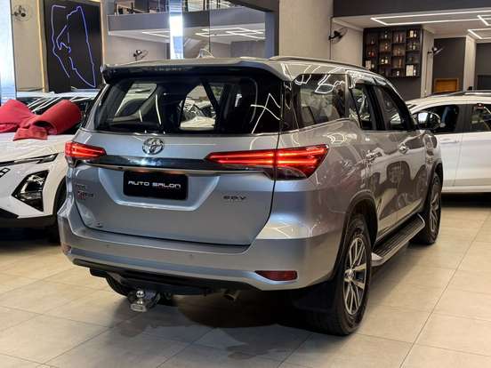 TOYOTA-HILUX SW4-2016