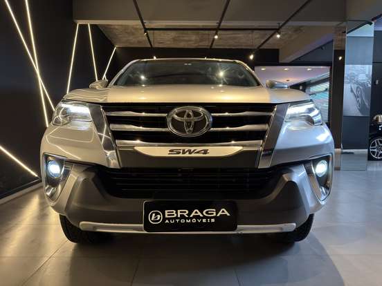 TOYOTA-HILUX SW4-2018