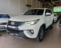 TOYOTA HILUX SW4 2.8 SRX 4X4 7 LUGARES 16V TURBO INTERCOOLER DIESEL 4P AUTOMÁTICO TOYOTA HILUX SW4 2.8 SRX 4X4 7 LUGARES 16V TURBO INTERCOOLER DIESEL 4P AUTOMÁTICO