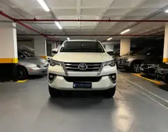 TOYOTA HILUX SW4 2.8 SRX 4X4 7 LUGARES 16V TURBO INTERCOOLER DIESEL 4P AUTOMÁTICO TOYOTA HILUX SW4 2.8 SRX 4X4 7 LUGARES 16V TURBO INTERCOOLER DIESEL 4P AUTOMÁTICO