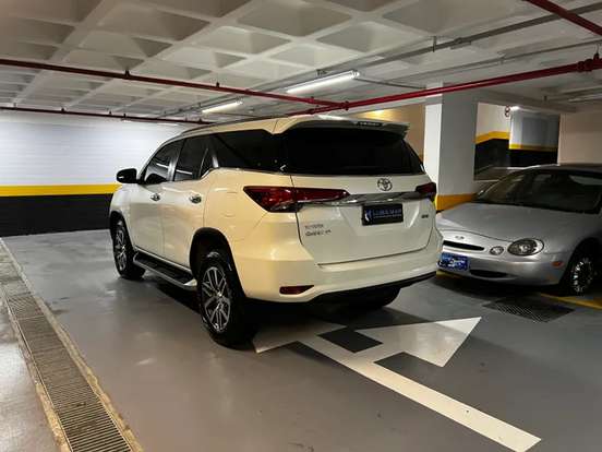 TOYOTA-HILUX SW4-2019