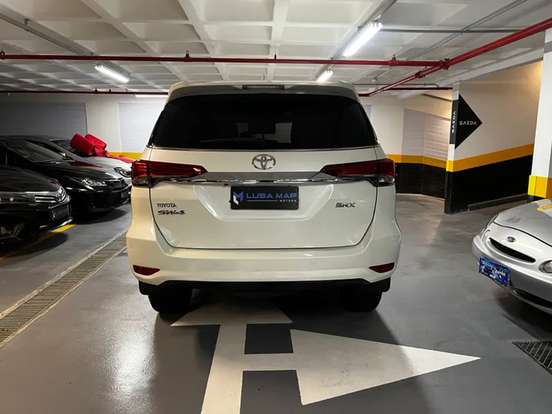 TOYOTA-HILUX SW4-2.8 SRX 4X4 7 LUGARES 16V TURBO INTERCOOLER DIESEL 4P AUTOMÁTICO TOYOTA-HILUX SW4-2019