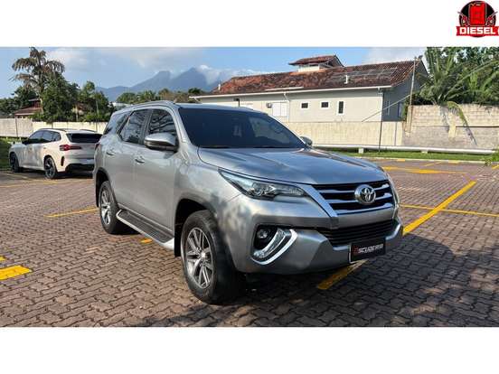 TOYOTA-HILUX SW4-2017