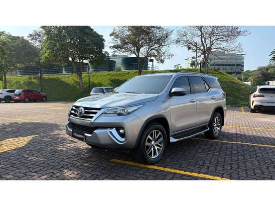 TOYOTA-HILUX SW4-2017