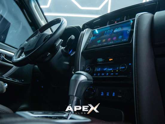TOYOTA-HILUX SW4-2016