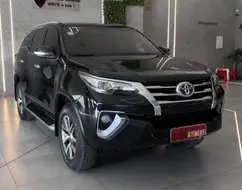 TOYOTA HILUX SW4 2.8 SRX 4X4 7 LUGARES 16V TURBO INTERCOOLER DIESEL 4P AUTOMÁTICO TOYOTA HILUX SW4 2.8 SRX 4X4 7 LUGARES 16V TURBO INTERCOOLER DIESEL 4P AUTOMÁTICO