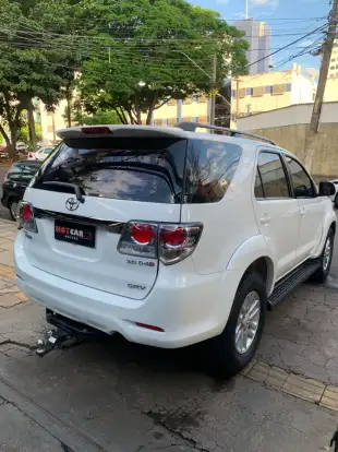 TOYOTA-HILUX SW4-3.0 SRV 4X4 16V TURBO INTERCOOLER DIESEL 4P AUTOMÁTICO TOYOTA-HILUX SW4-2014
