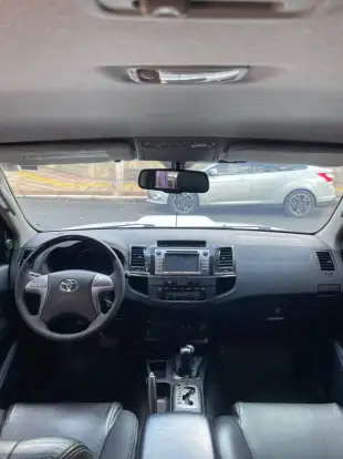 TOYOTA-HILUX SW4-2014
