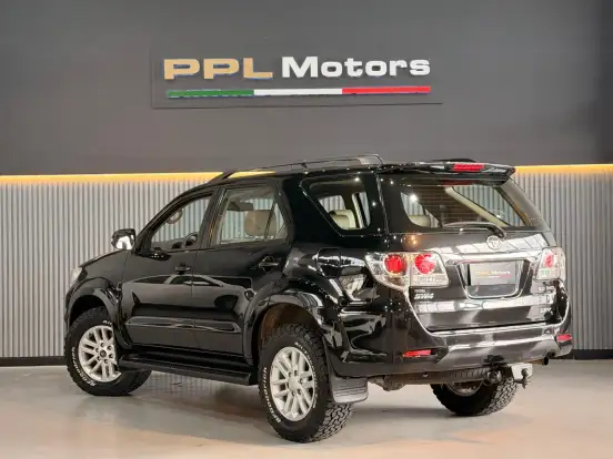 TOYOTA-HILUX SW4-2013