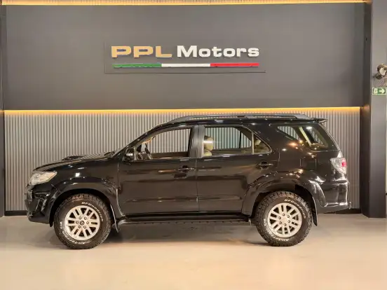 TOYOTA-HILUX SW4-2013